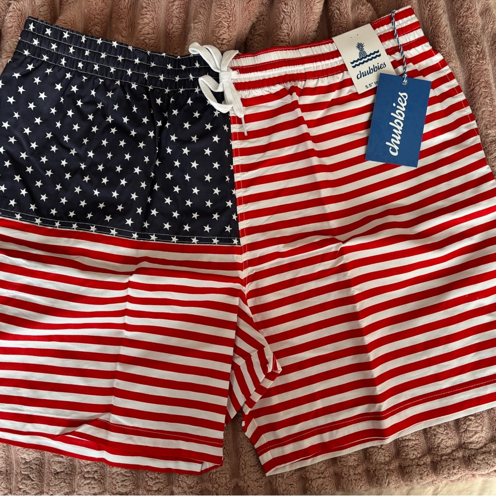 BRAND NEW Chubbies ‘Mericas 5.5” inseam swim trunks